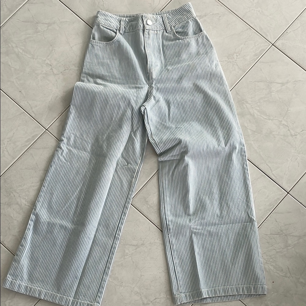 Zara Women Pinstripped Jeans Blue and White